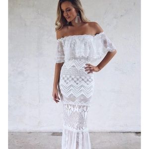 Grace loves lace wedding dress